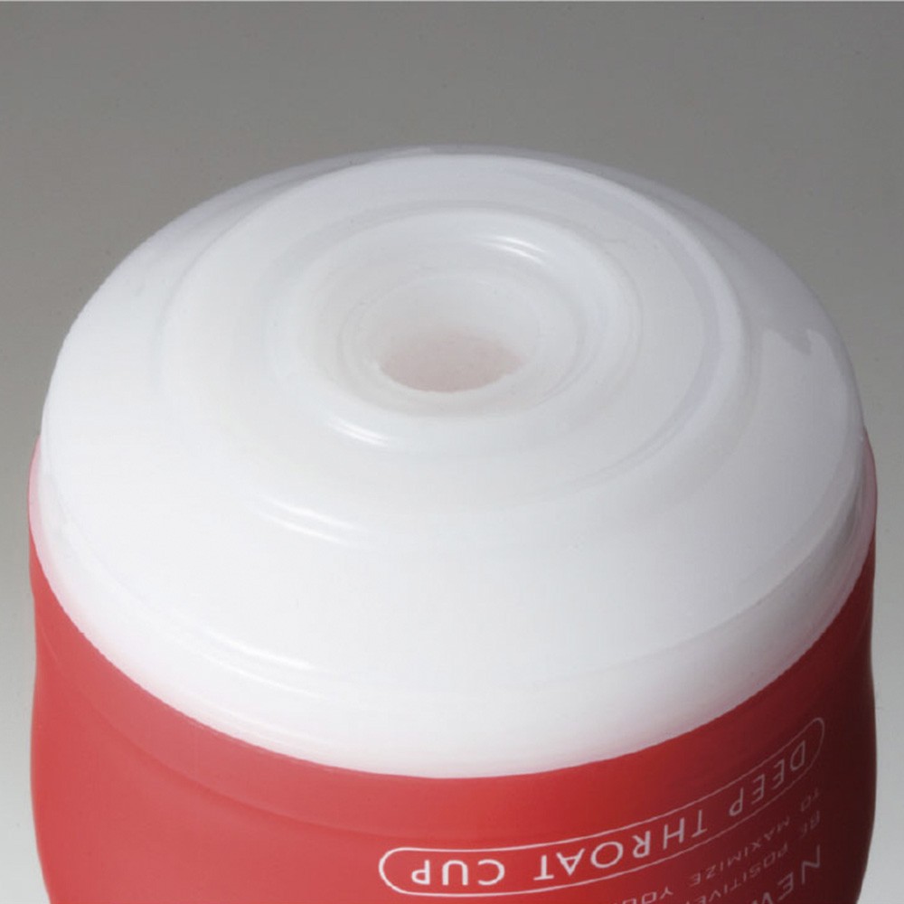 Vis�o de perto do interior do Masturbador Tenga Red Deep Throat, mostrando as texturas e o design do orif�cio