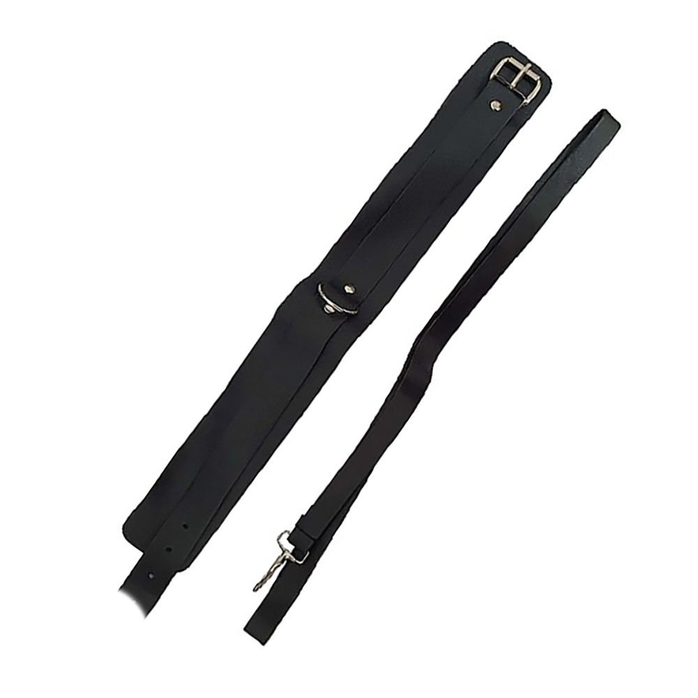 Coleira e guia em PU preto do Kit Bondage, com fivela de ajuste e mosquet�o na guia