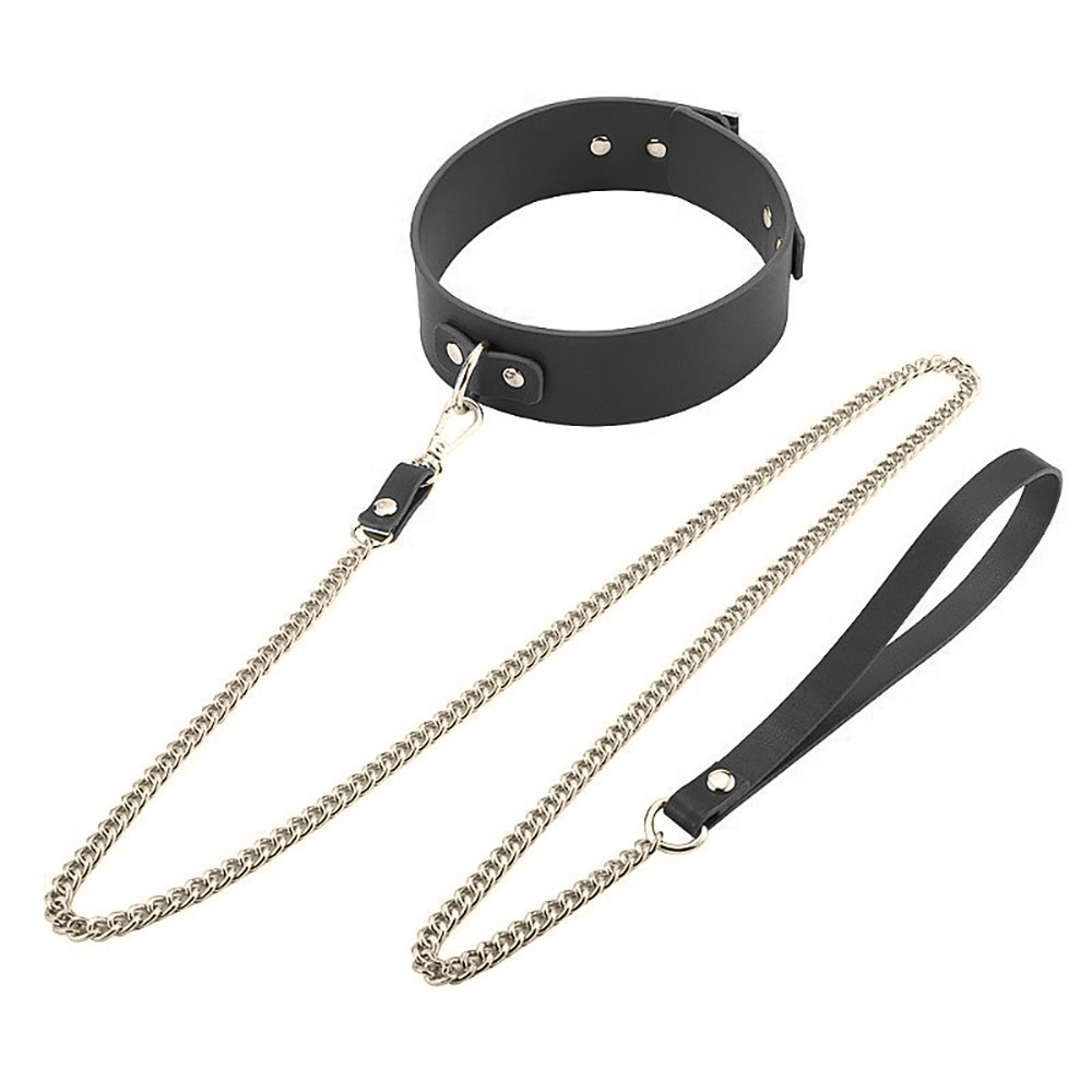 Kit Bondage com coleira e guia em metal dourado sobre fundo branco