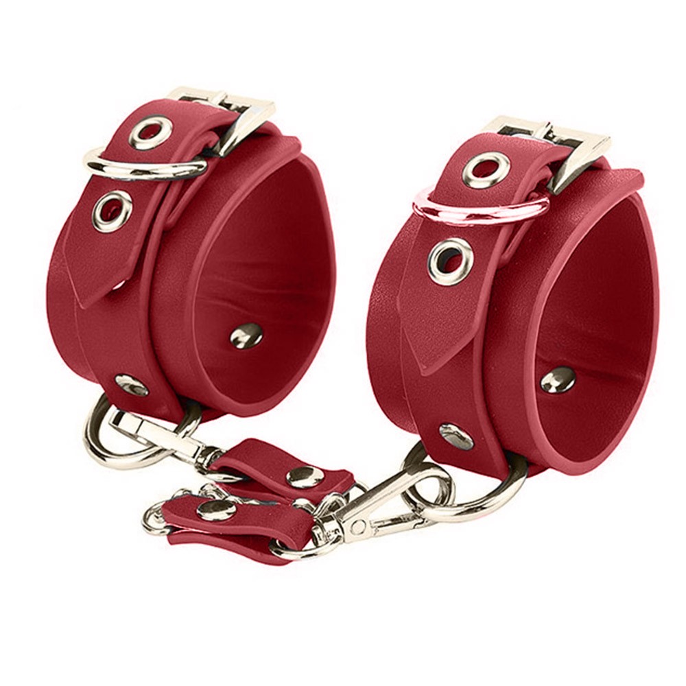 detalhe do acabamento em a�o inox do plug anal joia mostrando brilho met�lico premium e superf�cie lisa