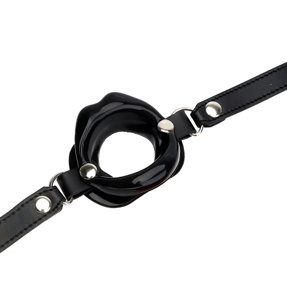Morda�a BDSM em PU preta com boca aberta, detalhe da fivela ajust�vel em metal