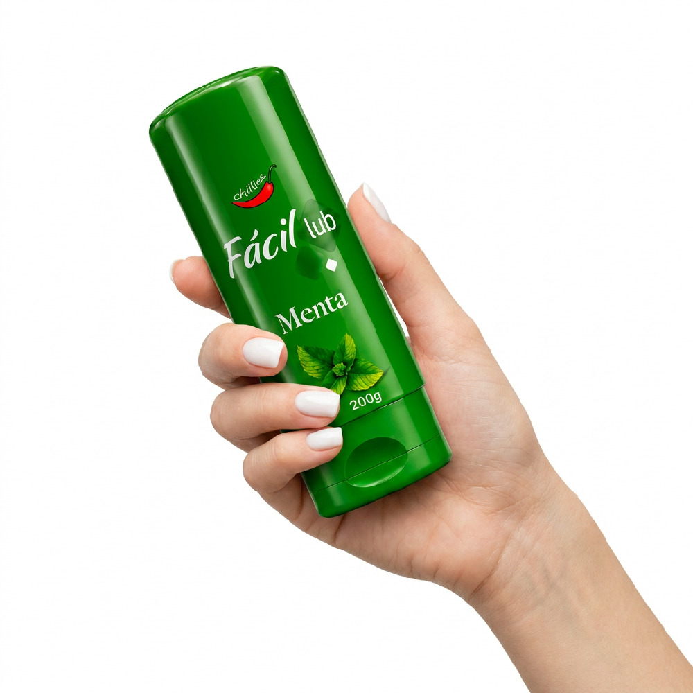 M�o feminina segurando o frasco do Lubrificante F�cil Lub Menta 200g, mostrando o tamanho e a ergonomia do produto.