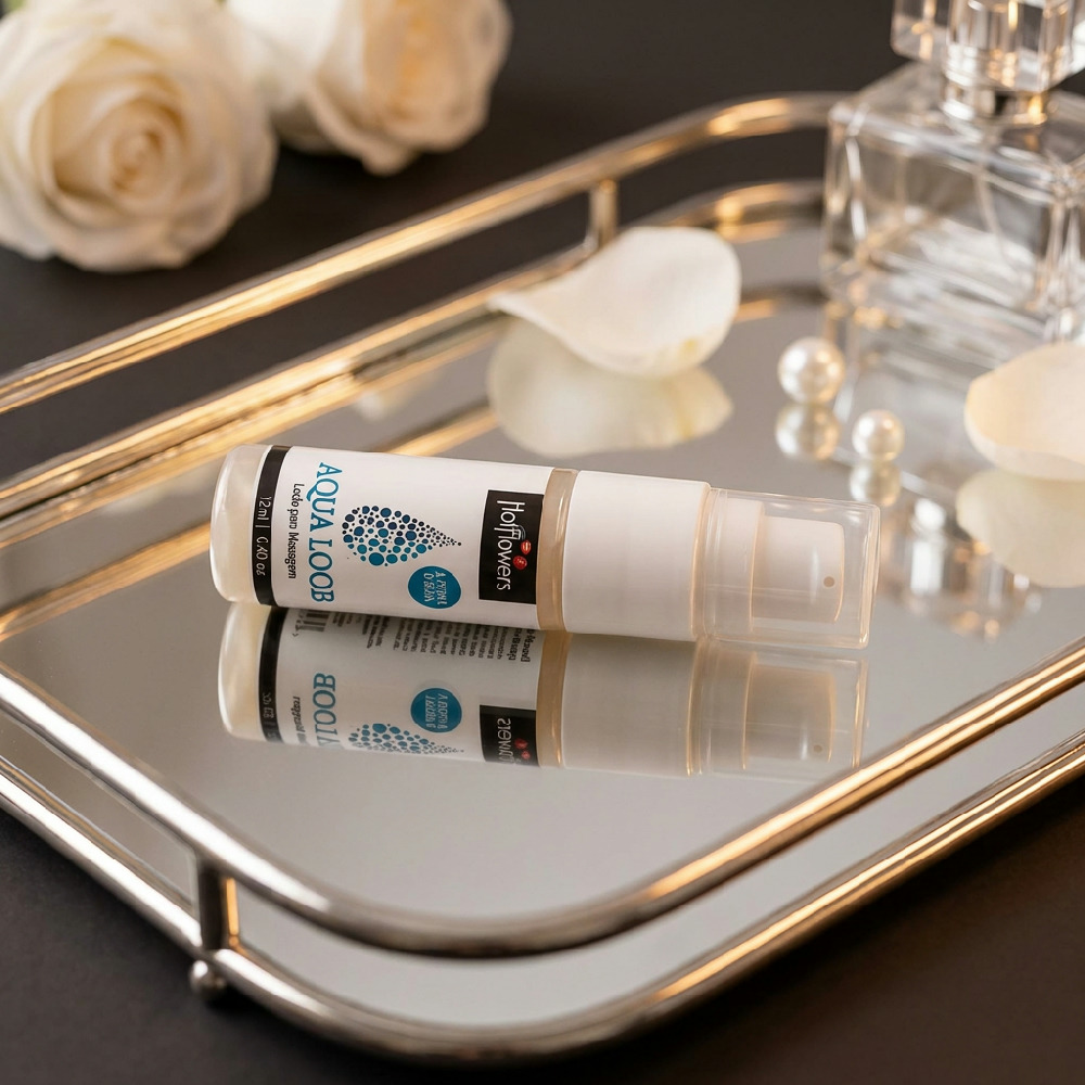 Frasco do Gel Lubrificante �ntimo Aqua Loob Neutro 12ml deitado sobre bandeja espelhada, refletindo o r�tulo