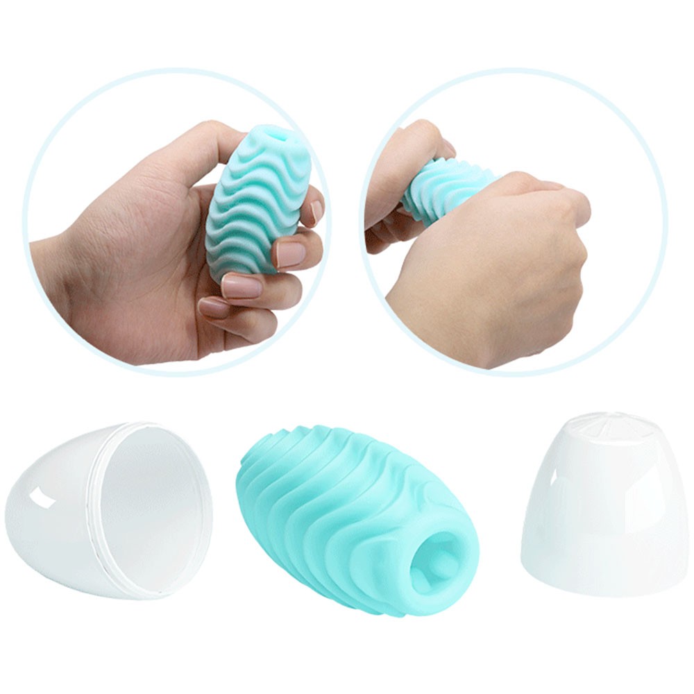 Masturbador Masculino em Silicone Attractive sendo manipulado, mostrando flexibilidade e textura externa