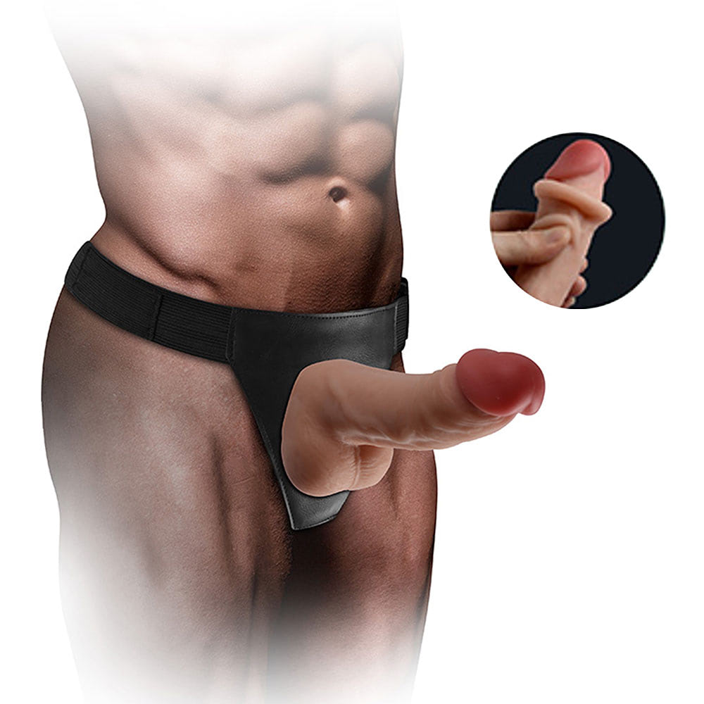 Cinta Peniana para Ela Ajust�vel com P�nis em Cyberskin com V�rtebras, Belisc�vel e Ventosa Bege - Detalhe do p�nis sendo beliscado