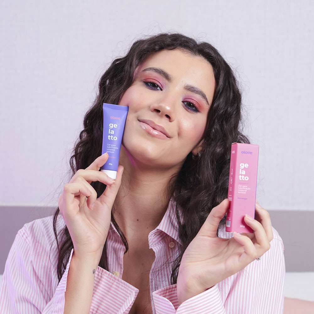 Detalhe do Gel Lubrificante Beij�vel Ice Gelatto Sabor Morango, destacando a textura suave e o r�tulo