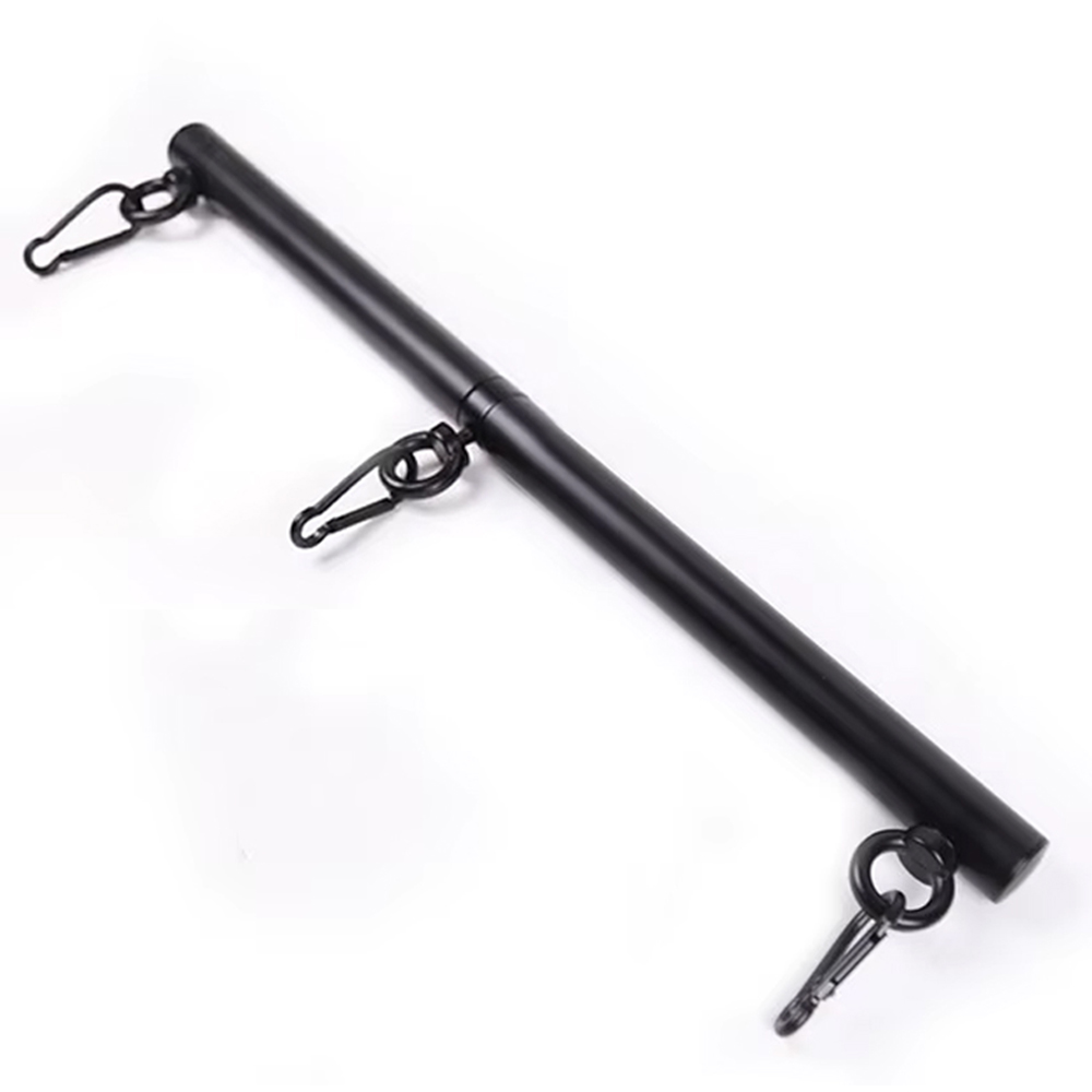 Barra de Imobiliza��o BDSM em A�o Inox Desmont�vel com Tr�s Pontos de Fixa��o e Mosquet�es Preta, vista lateral em detalhes