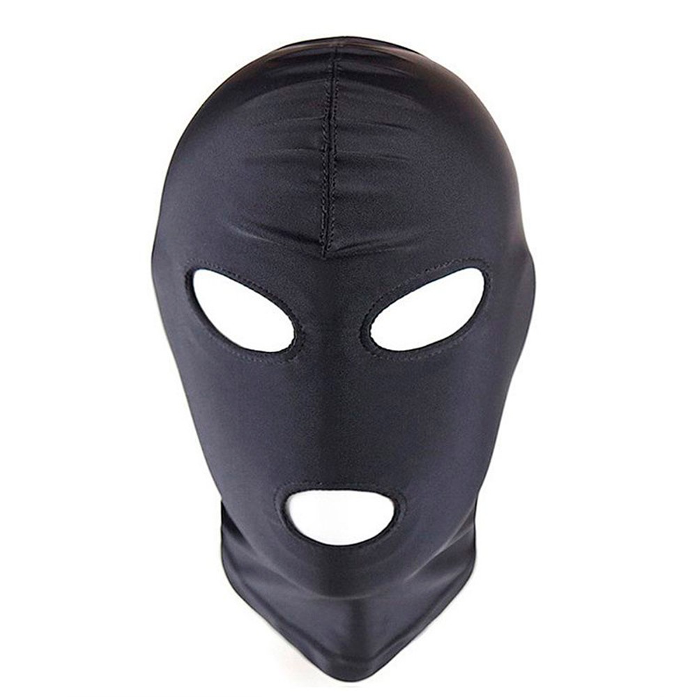 Vista frontal do capuz BDSM preto em poli�ster, destacando as aberturas para olhos e boca