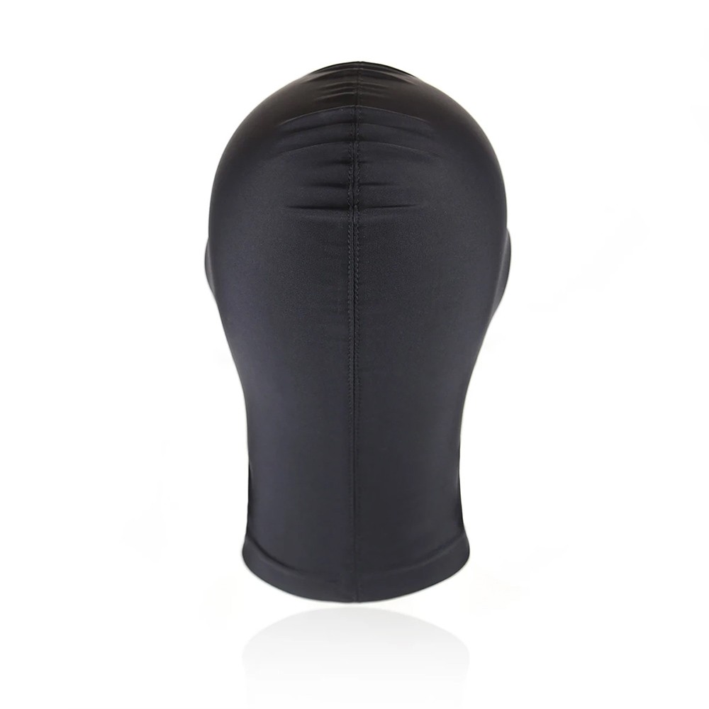 Capuz BDSM preto dobrado, mostrando a flexibilidade do material em poli�ster