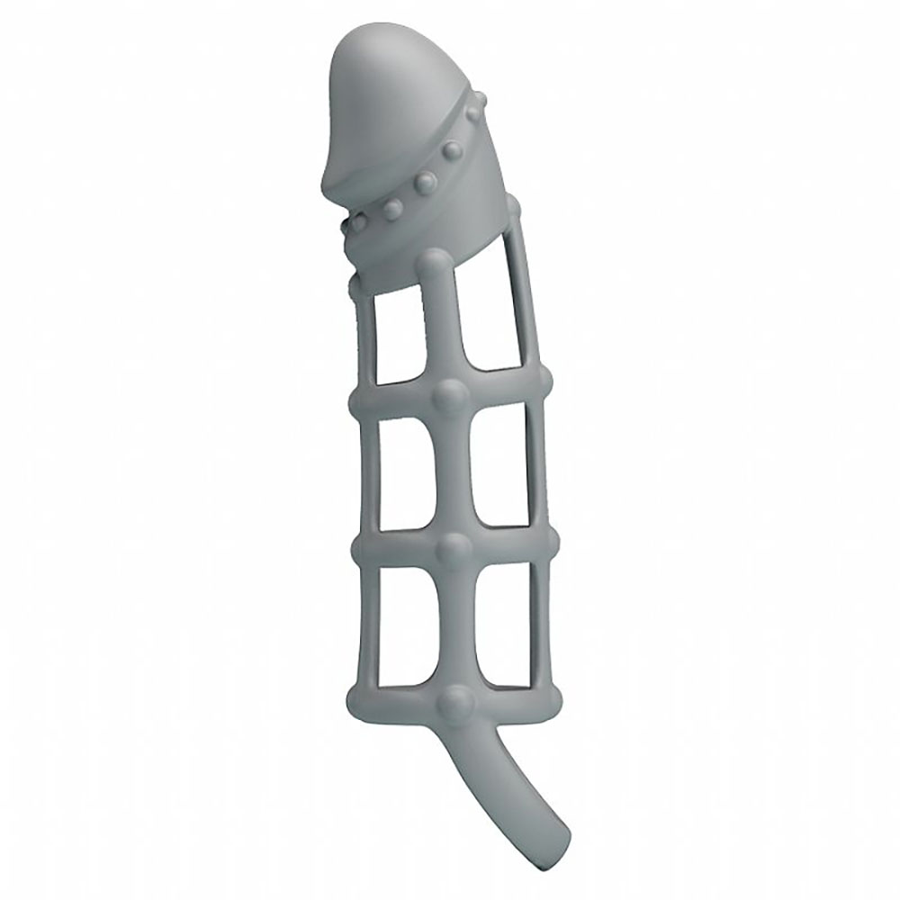 Capa peniana Penis Sleeve com Ball Strap em Silicone Preto em close up, mostrando detalhe da abertur