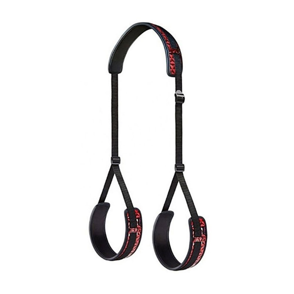 Separador de Pernas para Posi��o Mestre em Nylon Acolchoado Preto e Vermelho, pendurado, mostrando as tiras de regulagem e acolchoamento