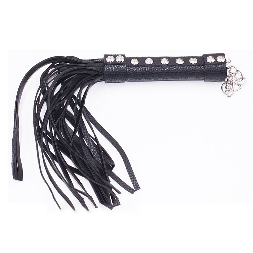 Kit Bondage com 6 Itens Preto - Chicote de palmat�ria com al�a texturizada, rebites prateados e franjas de couro