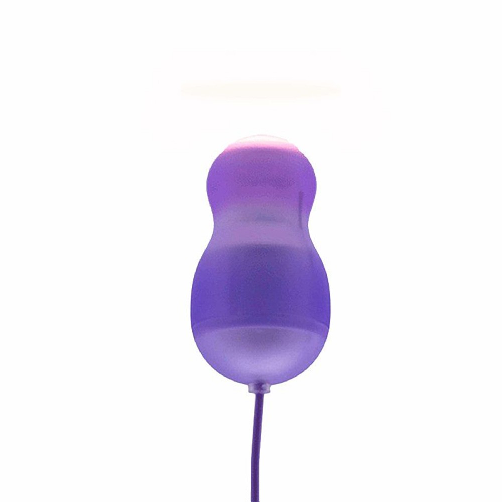 detalhe do acabamento em a�o inox do plug anal joia mostrando brilho met�lico premium e superf�cie lisa