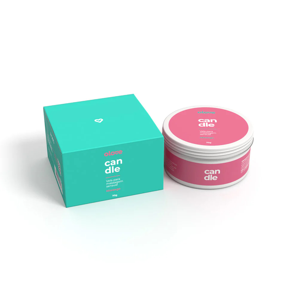Conjunto da Vela para Massagem Sensual Candle Love Morango em lata ao lado da embalagem de presente na cor verde �gua