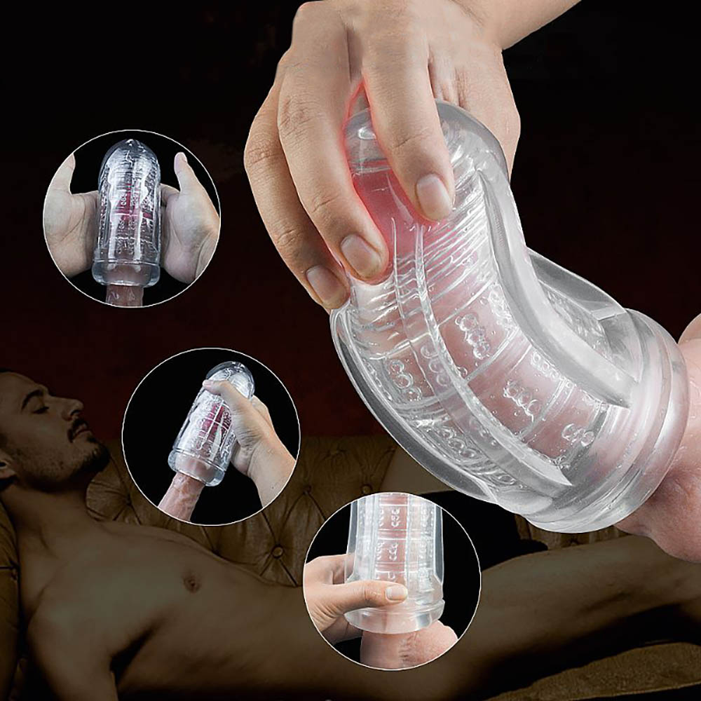 Homem usando Masturbador Masculino Space Capsule Transparente com destaque para a flexibilidade do material