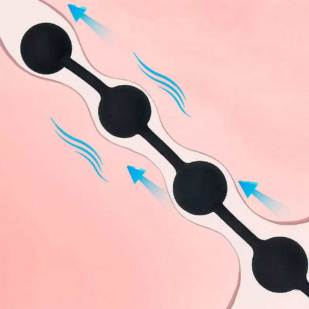 Ilustra��o do Cord�o Anal Progressivo de 6 bolas em silicone preto sendo utilizado, mostrando a entrada e o posicionamento interno para estimula��o anal