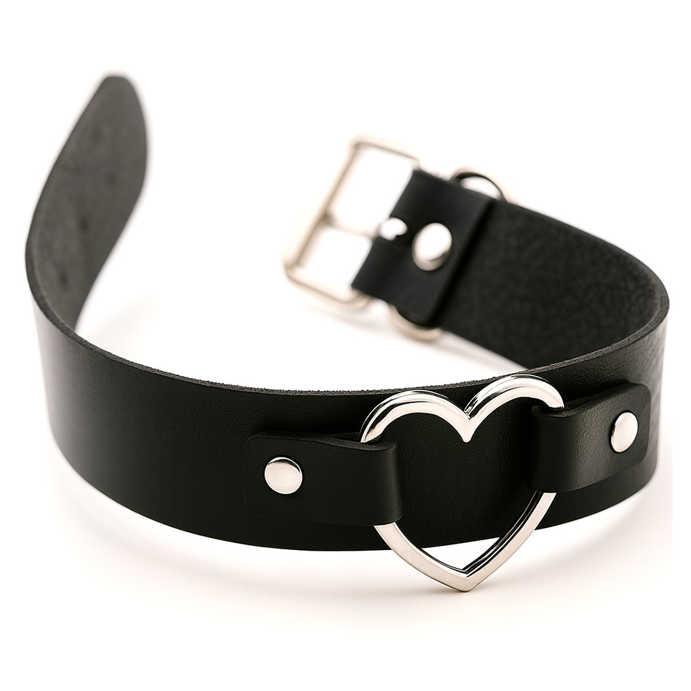 Detalhe da parte traseira da Coleira Social Choker, mostrando fivela e furos de ajuste