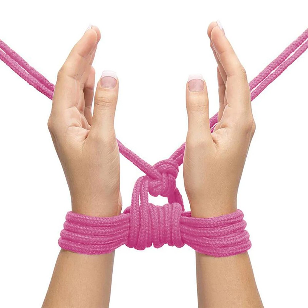 Corda de Bondage e Shibari Rosa, m�os amarradas com a corda no pulso