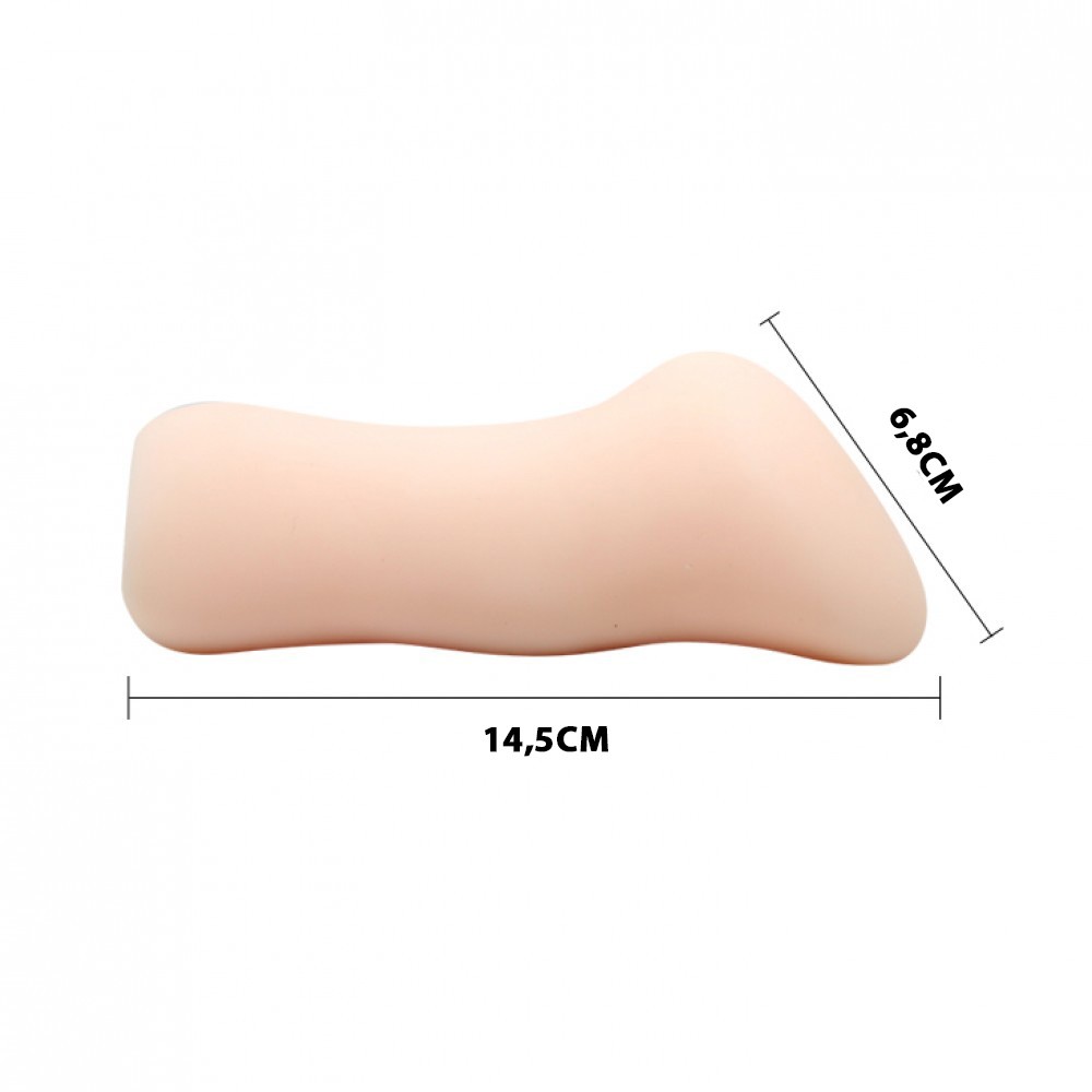 Masturbador Vagina Marcia Bege com bomba de suc��o em detalhe frontal, mostrando a entrada e o contorno suave do material
