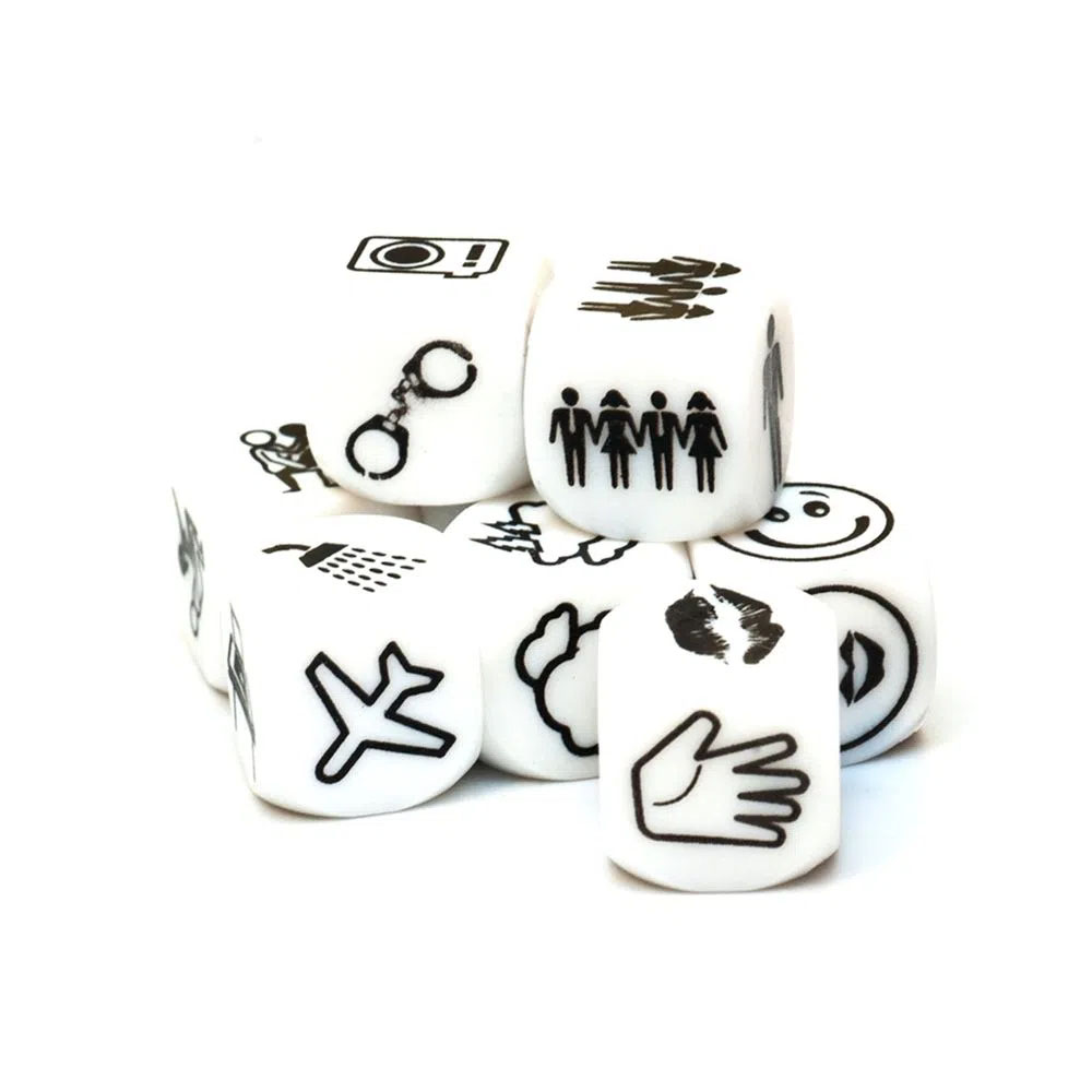 Close-up dos dados brancos do Jogo Erotic Story Dice com ilustra��es er�ticas em preto, como algemas e pessoas