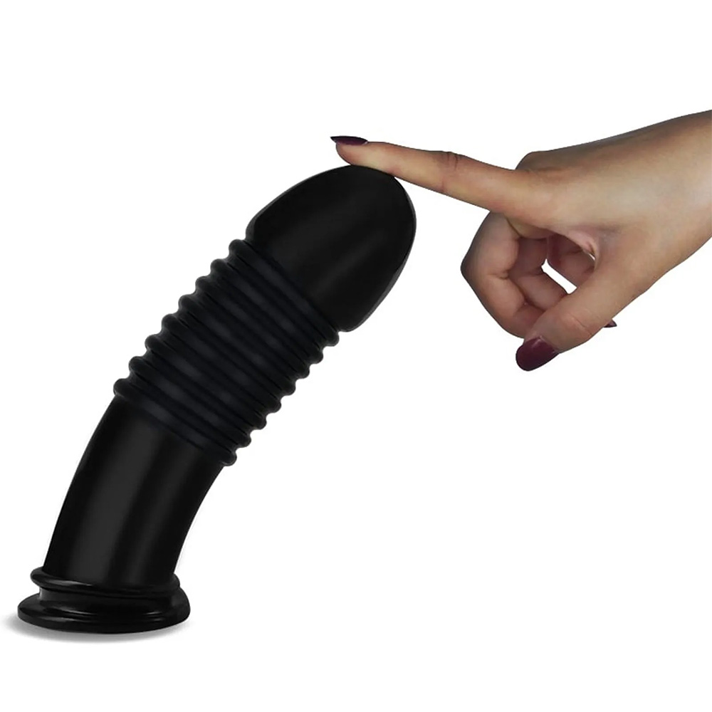 Plug Anal Rubicon Texturizada com Ventosa, corpo principal com an�is em close-up, destacando a maleabilidade do PVC
