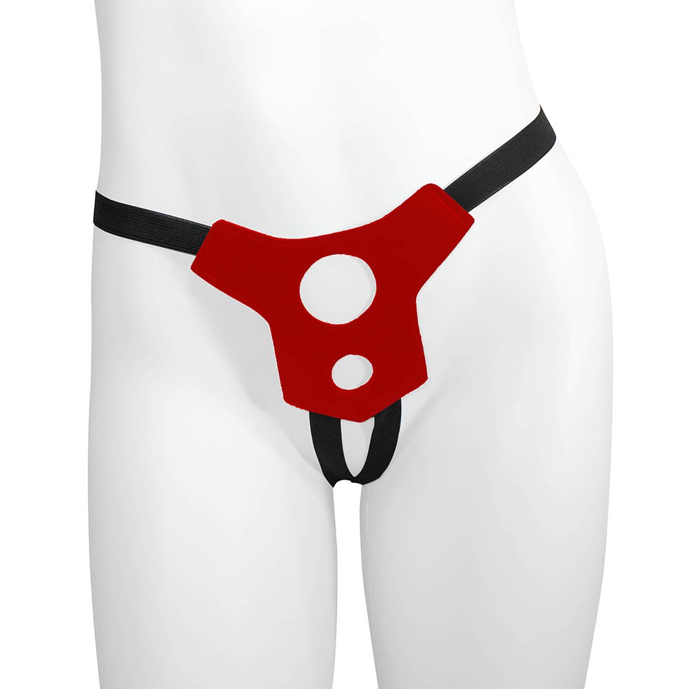 Cinta peniana vermelha para dois p�nis, vista frontal no manequim, mostrando detalhes dos orif�cios e design ajust�vel