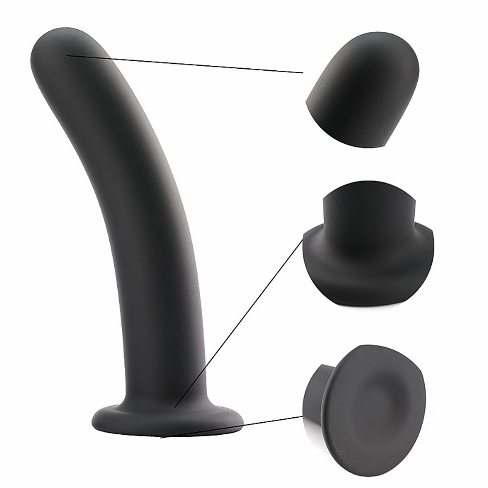 Vista frontal do plug anal de silicone preto com ventosa, mostrando o formato curvo na base e a textura suave