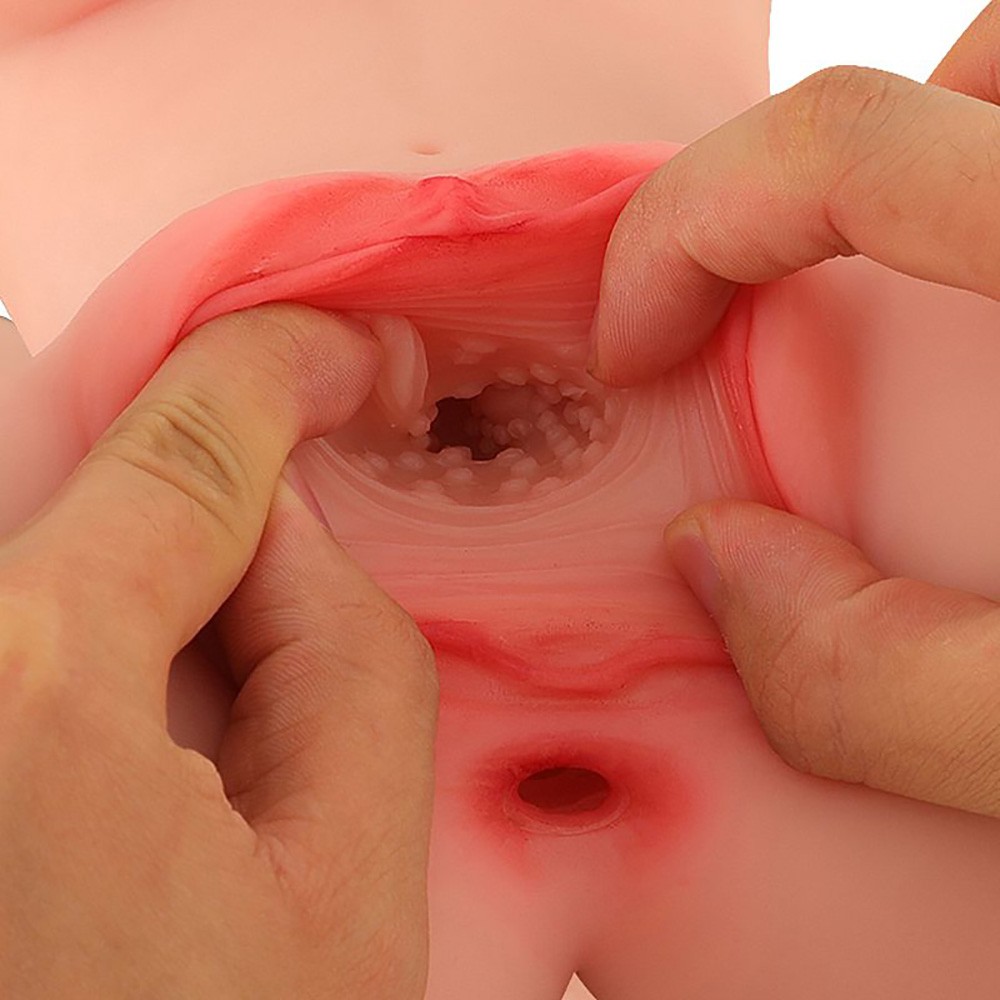 Masturbador Masculino em Cyberskin Meio Corpo Keva Bege, vista frontal detalhando a abertura vaginal