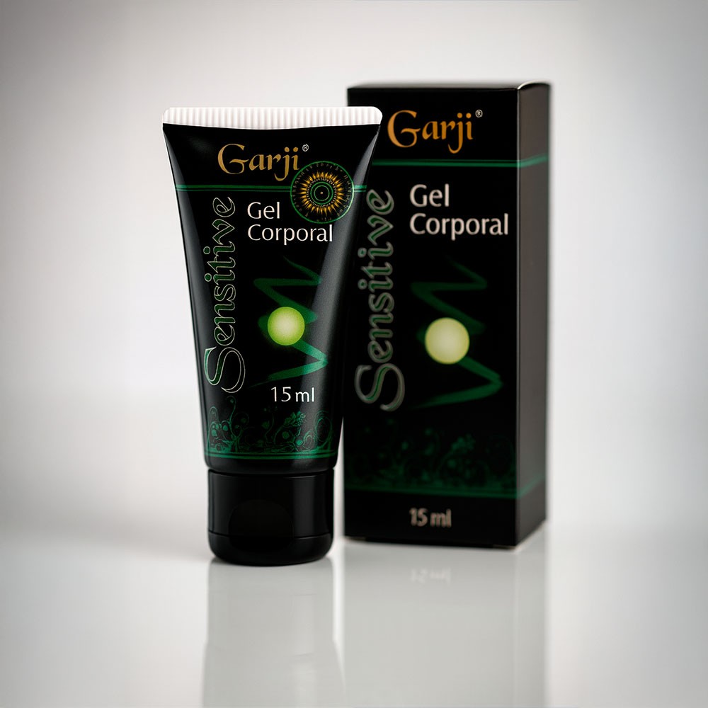 Gel para Sexo Anal Sensitive 15g - Imagem 3, mostrando o tubo de gel e a caixa, ressaltando a embalagem discreta