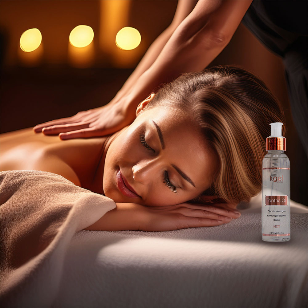 Frasco do �leo para Massagem Sensual Hot Tantric Oil Neutro 100ml com detalhes da v�lvula pump e r�tulo, em fundo branco.