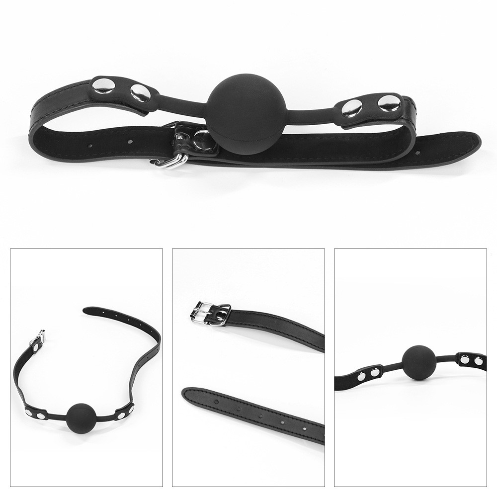 Kit Bondage em PU preto, detalhe da morda�a bola com tiras e fivelas de metal com regulagem