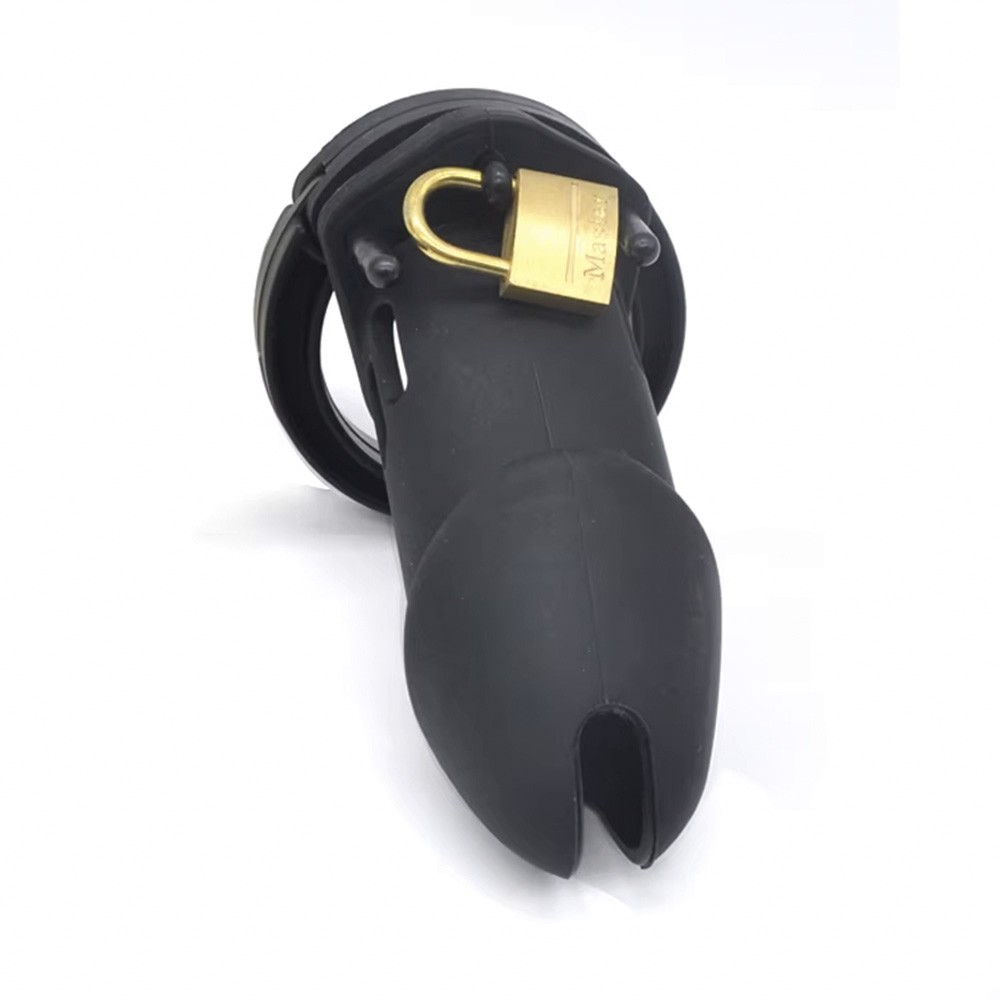 Cinto de castidade preto em silicone com cadeado Master dourado em vista superior, mostrando o design