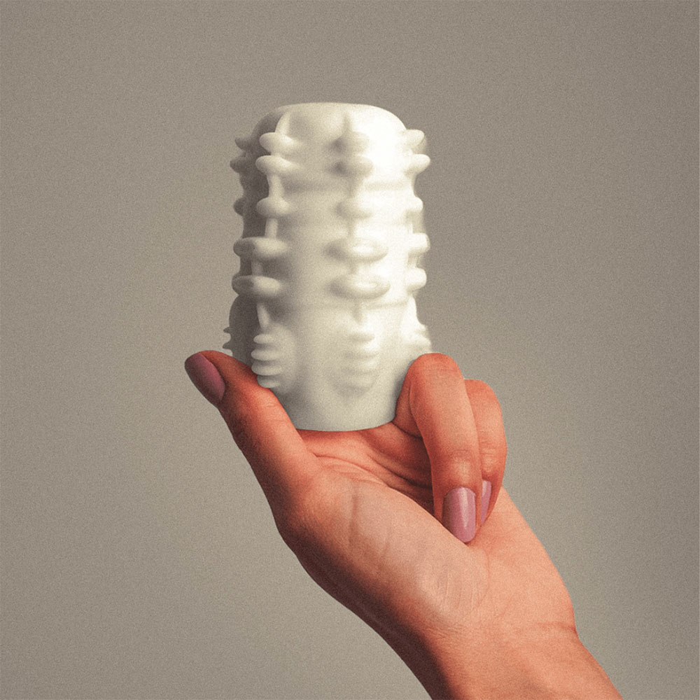 Masturbador Masculino Hand Control Branco com a textura interna exposta, seguro na palma da m�o