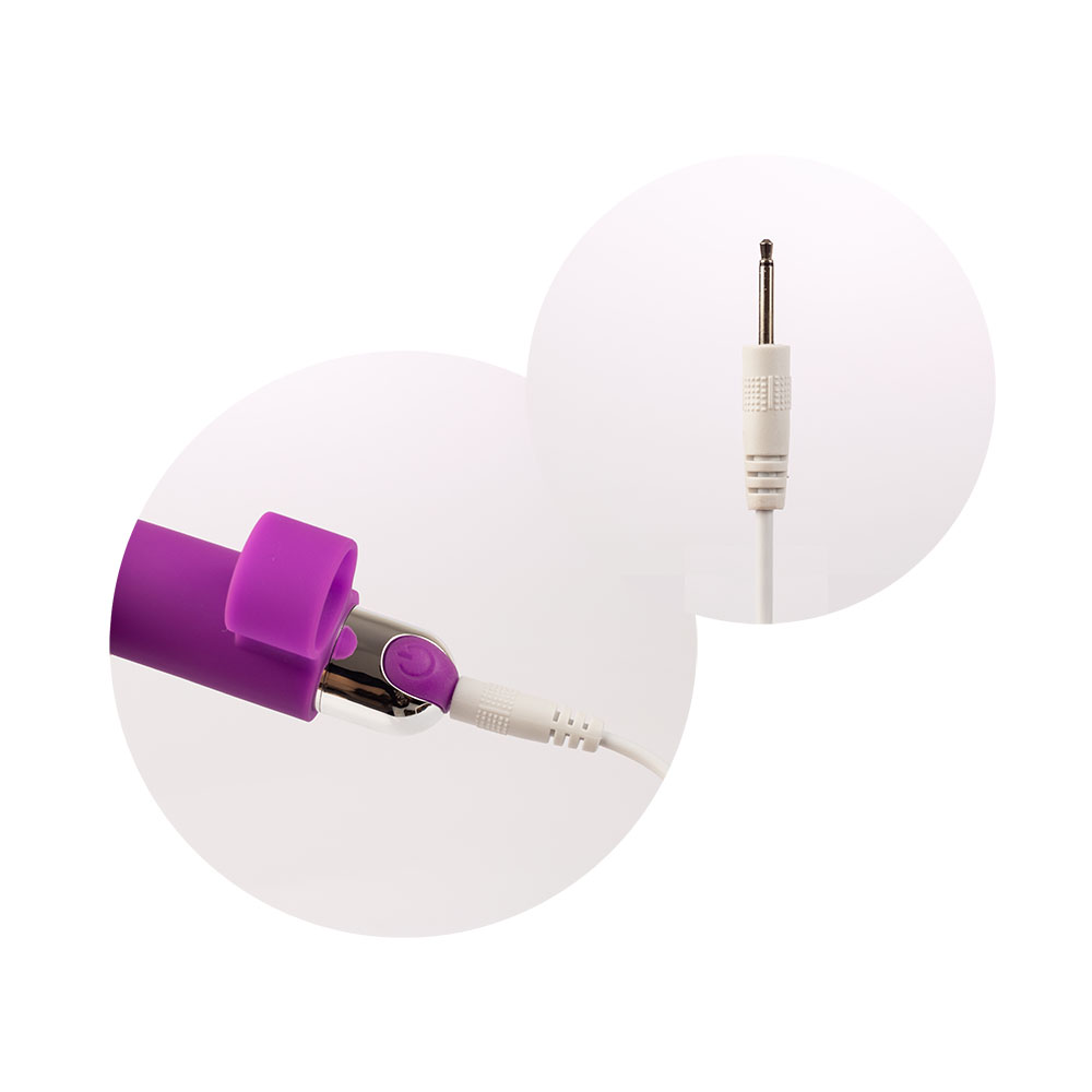 Dedeira Vibrat�ria Lia Roxo em silicone, detalhe do carregador USB (jack P2)