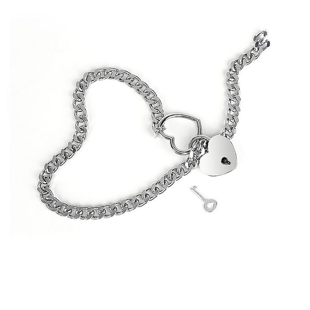 Vista da coleira choker em metal com formato coracao e chave, vista de cima com cadeado aberto