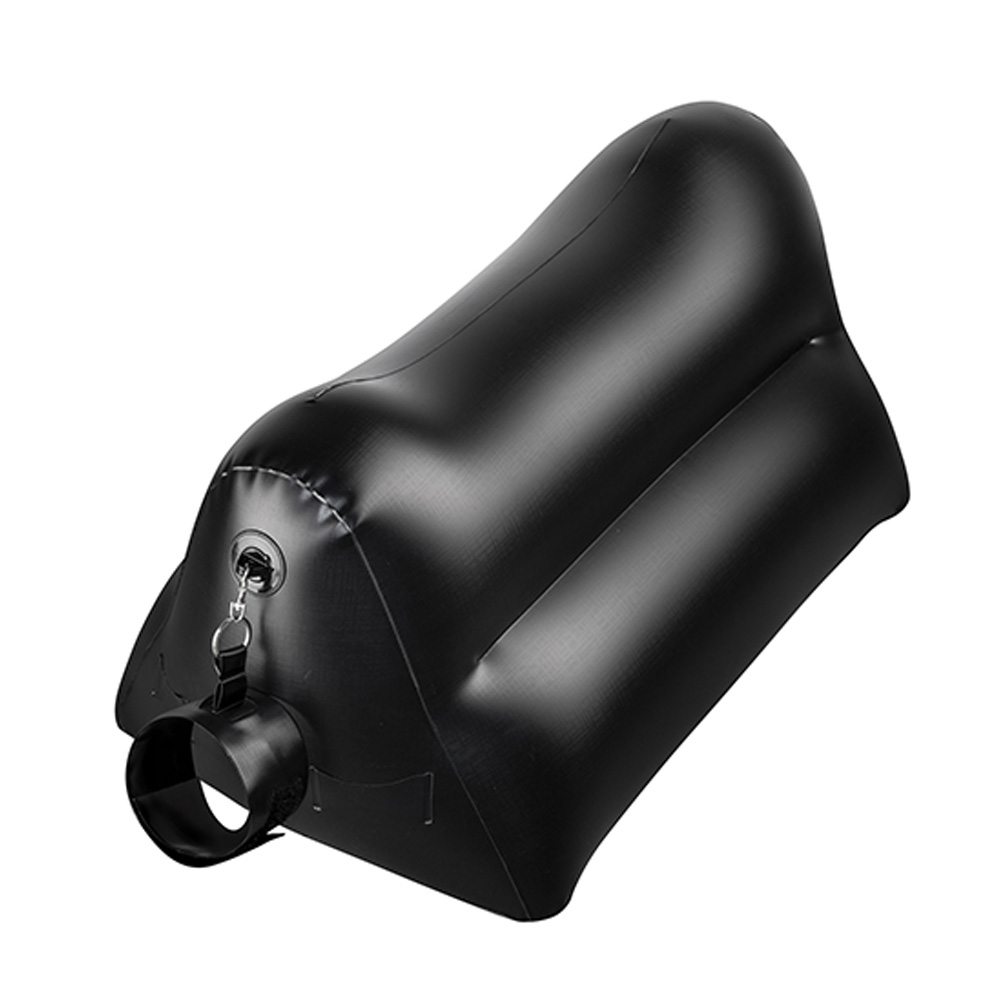 Almofada Infl�vel em PVC com Algemas, Chibata, Pena e Kit Reparador Preto, vista lateral da almofada inflada