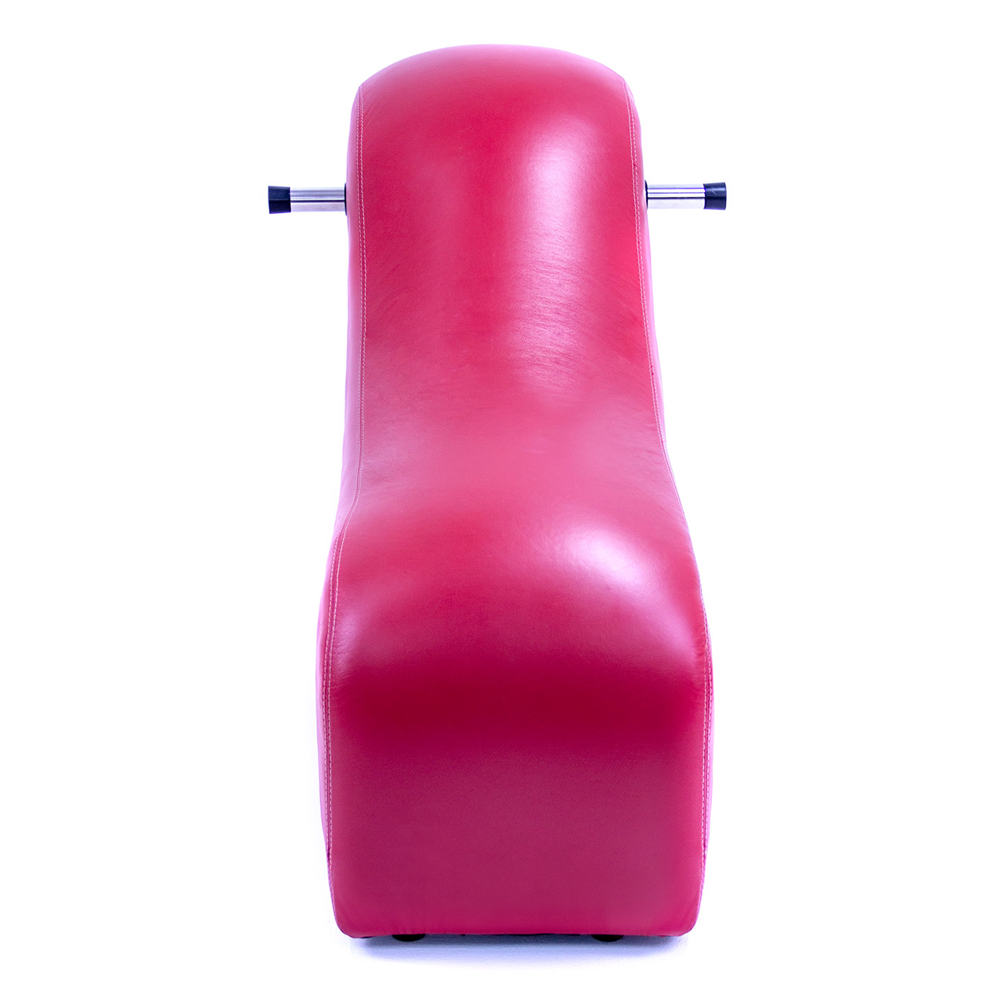 Vista frontal superior do M�vel BDSM Puff Star Vermelho, mostrando a curvatura completa e os dois punhos laterais