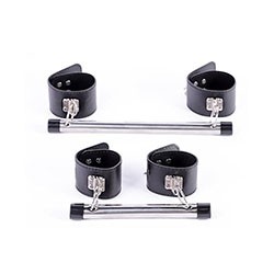 Foto do Produto Separador de Pernas 30cm e Algema 20cm em PU (Imitação de Couro) Preto e Barra em Metal Prata